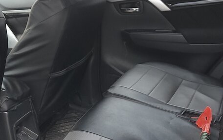 Mitsubishi Pajero Sport III рестайлинг, 2018 год, 3 300 000 рублей, 3 фотография