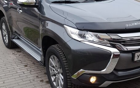 Mitsubishi Pajero Sport III рестайлинг, 2018 год, 3 300 000 рублей, 11 фотография