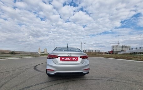 Hyundai Solaris II рестайлинг, 2017 год, 1 300 000 рублей, 10 фотография