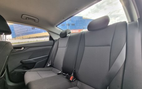 Hyundai Solaris II рестайлинг, 2017 год, 1 300 000 рублей, 18 фотография