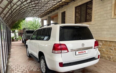 Toyota Land Cruiser 200, 2010 год, 2 900 000 рублей, 4 фотография