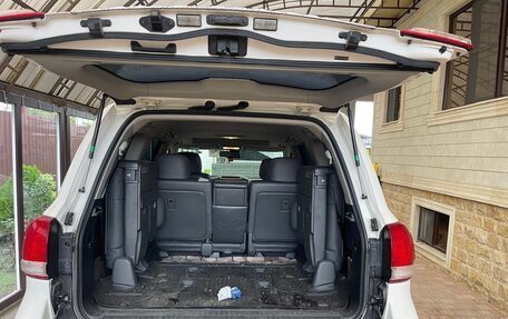 Toyota Land Cruiser 200, 2010 год, 2 900 000 рублей, 5 фотография