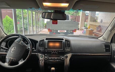 Toyota Land Cruiser 200, 2010 год, 2 900 000 рублей, 6 фотография