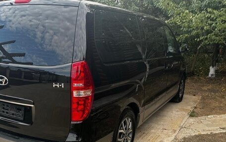 Hyundai H-1 II рестайлинг, 2019 год, 3 400 000 рублей, 9 фотография