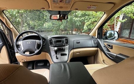 Hyundai H-1 II рестайлинг, 2019 год, 3 400 000 рублей, 6 фотография