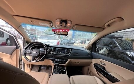 KIA Carnival III, 2019 год, 2 500 000 рублей, 9 фотография