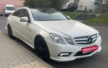 Mercedes-Benz E-Класс, 2011 год, 1 550 000 рублей, 1 фотография