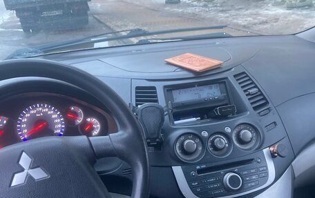 Mitsubishi Grandis, 2007 год, 685 000 рублей, 2 фотография