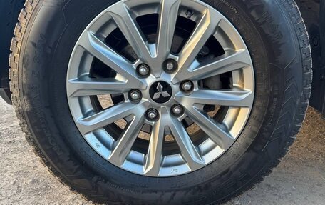 Mitsubishi Pajero IV, 2014 год, 2 500 000 рублей, 10 фотография