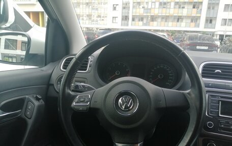 Volkswagen Polo VI (EU Market), 2015 год, 700 000 рублей, 11 фотография