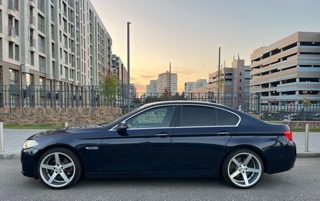 BMW 5 серия, 2013 год, 1 950 000 рублей, 2 фотография