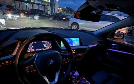BMW 1 серия, 2021 год, 3 100 000 рублей, 15 фотография