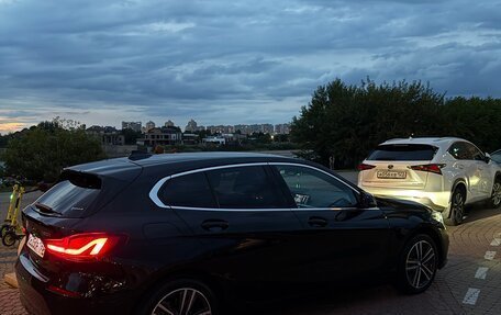 BMW 1 серия, 2021 год, 3 100 000 рублей, 10 фотография