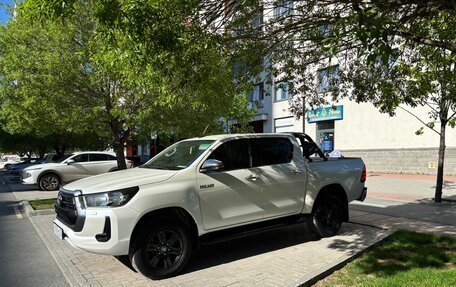 Toyota Hilux VIII, 2021 год, 4 000 000 рублей, 2 фотография