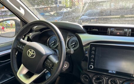 Toyota Hilux VIII, 2021 год, 4 000 000 рублей, 7 фотография