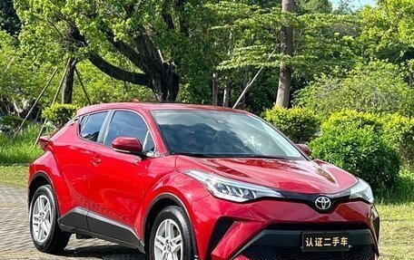 Toyota C-HR I рестайлинг, 2022 год, 1 700 000 рублей, 1 фотография