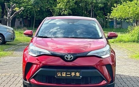 Toyota C-HR I рестайлинг, 2022 год, 1 700 000 рублей, 2 фотография