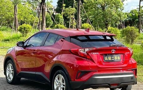 Toyota C-HR I рестайлинг, 2022 год, 1 700 000 рублей, 5 фотография