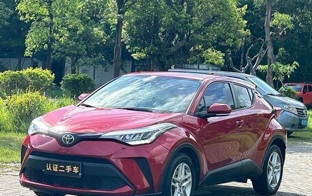 Toyota C-HR I рестайлинг, 2022 год, 1 700 000 рублей, 3 фотография