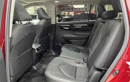 Toyota Highlander, 2022 год, 4 000 000 рублей, 15 фотография