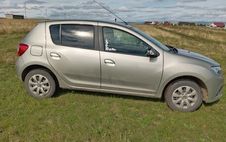 Renault Sandero II рестайлинг, 2021 год, 1 100 000 рублей, 2 фотография