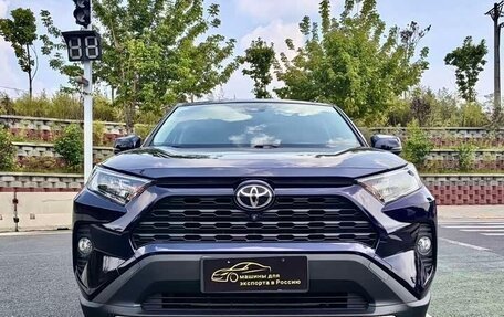 Toyota RAV4, 2022 год, 2 400 000 рублей, 2 фотография