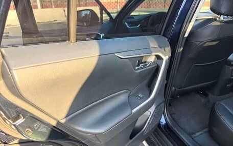 Toyota RAV4, 2022 год, 2 400 000 рублей, 18 фотография