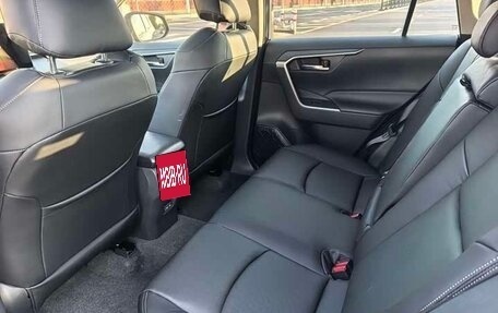 Toyota RAV4, 2022 год, 2 400 000 рублей, 19 фотография
