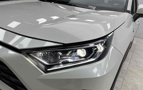Toyota RAV4, 2021 год, 2 900 000 рублей, 4 фотография