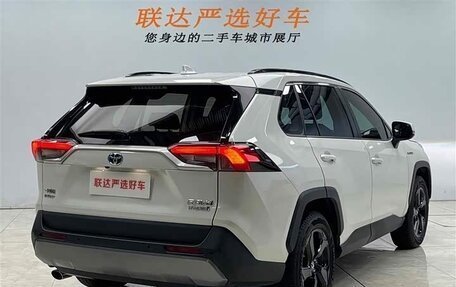 Toyota RAV4, 2021 год, 2 900 000 рублей, 8 фотография