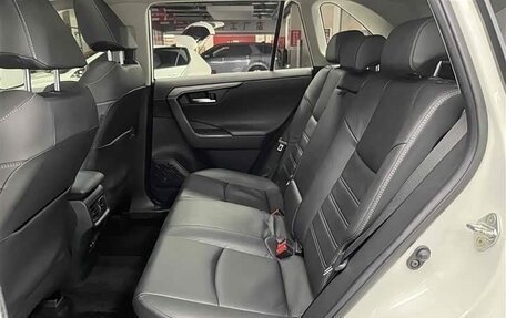 Toyota RAV4, 2021 год, 2 900 000 рублей, 19 фотография