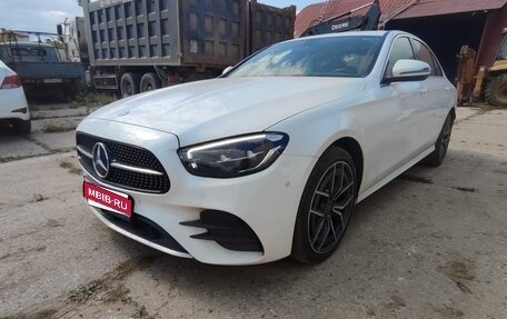 Mercedes-Benz E-Класс, 2021 год, 4 365 080 рублей, 1 фотография