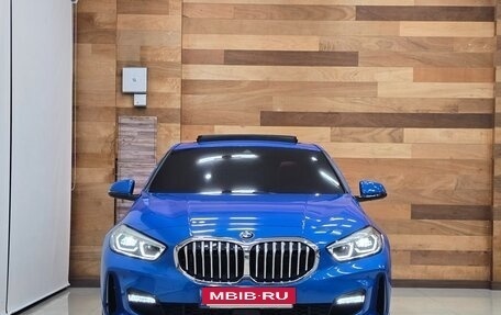 BMW 1 серия, 2022 год, 2 210 888 рублей, 2 фотография