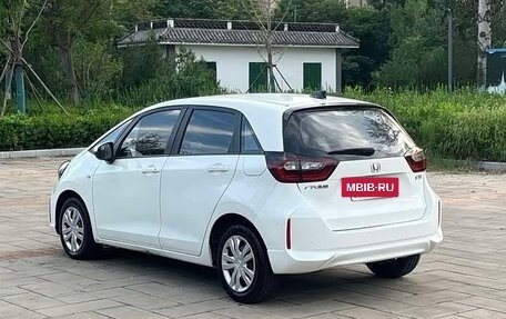 Honda Fit, 2021 год, 1 050 000 рублей, 6 фотография