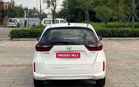 Honda Fit, 2021 год, 1 050 000 рублей, 5 фотография