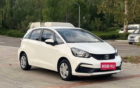 Honda Fit, 2021 год, 1 050 000 рублей, 3 фотография