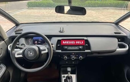 Honda Fit, 2021 год, 1 050 000 рублей, 8 фотография