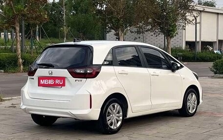 Honda Fit, 2021 год, 1 050 000 рублей, 4 фотография