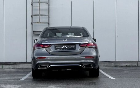 Mercedes-Benz E-Класс, 2022 год, 4 600 000 рублей, 4 фотография