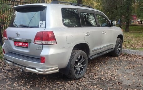 Toyota Land Cruiser 200, 2010 год, 3 000 000 рублей, 1 фотография