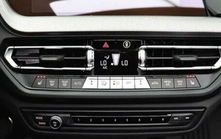 BMW 1 серия, 2024 год, 3 450 000 рублей, 12 фотография
