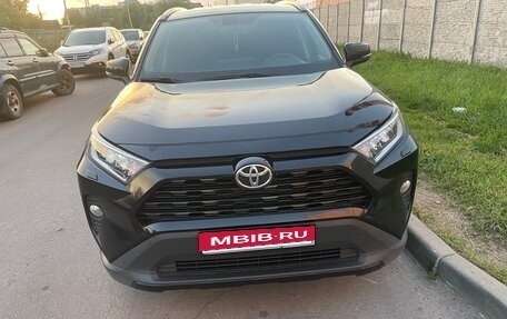 Toyota RAV4, 2021 год, 3 200 000 рублей, 1 фотография