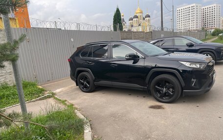 Toyota RAV4, 2021 год, 3 200 000 рублей, 2 фотография