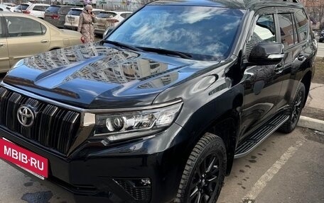 Toyota Land Cruiser Prado 150 рестайлинг 2, 2021 год, 5 800 000 рублей, 3 фотография