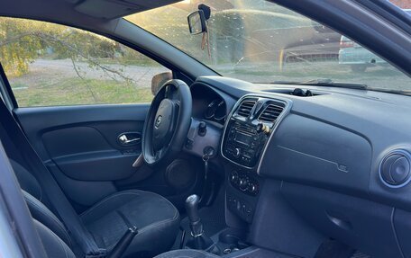 Renault Logan II, 2015 год, 380 000 рублей, 6 фотография