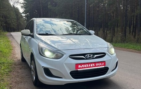 Hyundai Solaris II рестайлинг, 2013 год, 630 000 рублей, 2 фотография