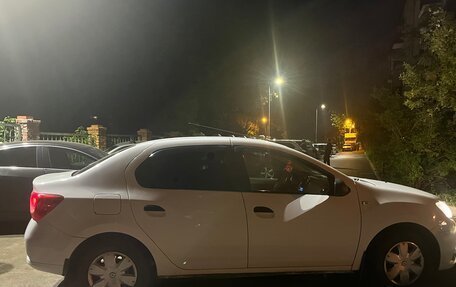 Renault Logan II, 2017 год, 600 000 рублей, 3 фотография