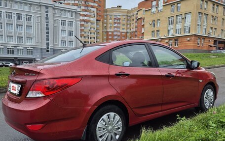 Hyundai Solaris II рестайлинг, 2012 год, 580 000 рублей, 2 фотография