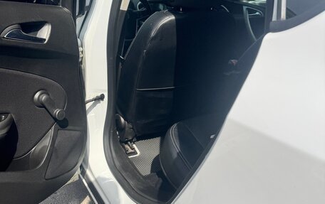 Opel Astra J, 2011 год, 600 000 рублей, 11 фотография