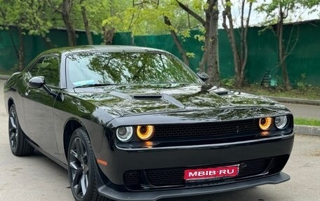 Dodge Challenger III рестайлинг 2, 2022 год, 5 000 000 рублей, 1 фотография